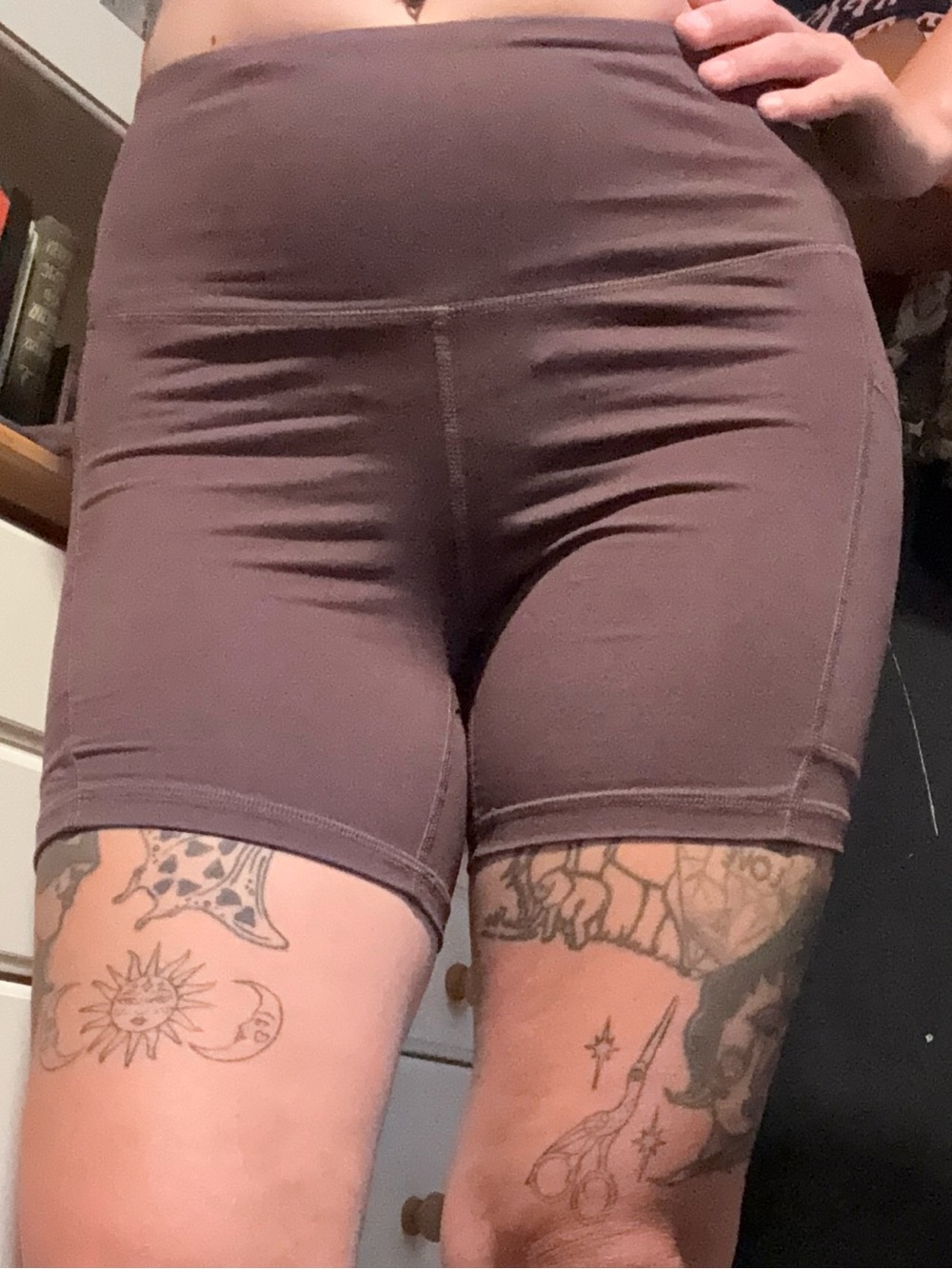 HIGH-WAIST BROWN BIKE SHORTS